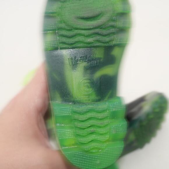 NEW Western Chief Dinosaur Light Up Rain Boots Green Pull Up Toddler Boys 5 - Picture 8 of 9